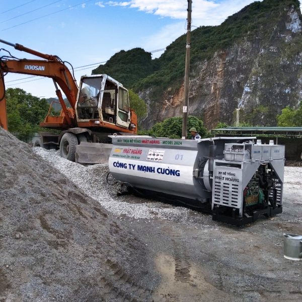 cong ty manh cuong quang ninh da sam may tron 4 khoi dat thung xe o to 10