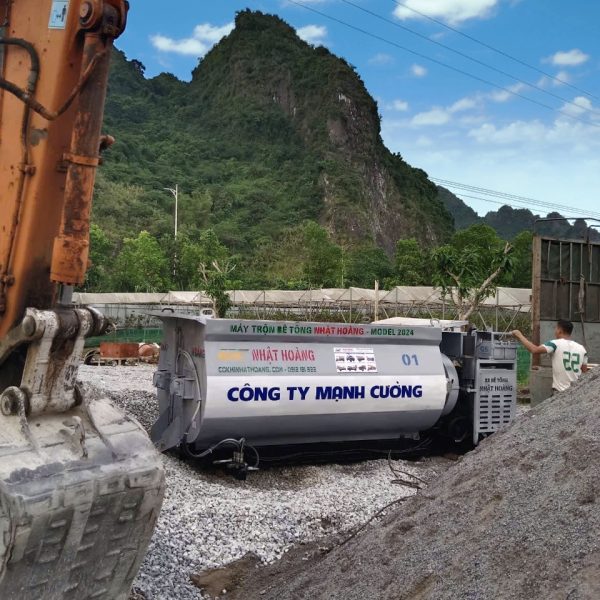 cong ty manh cuong quang ninh da sam may tron 4 khoi dat thung xe o to 2