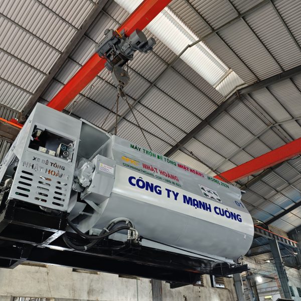 cong ty manh cuong quang ninh da sam may tron 4 khoi dat thung xe o to 4