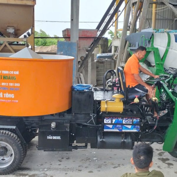xe be tong coi tron dung 15 khoi may o to ve thanh mien hai duong 1
