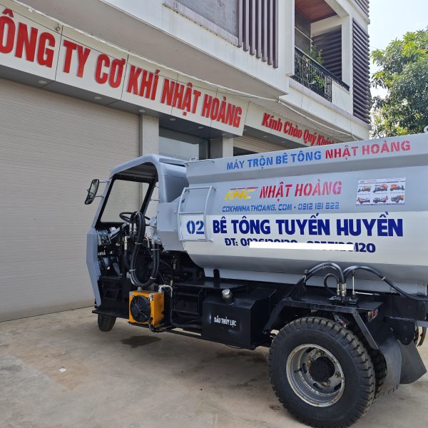 xe tron be tong 3 banh 3 khoi lai tiep tuc ve be tong tuyen huyen xe so 02 3