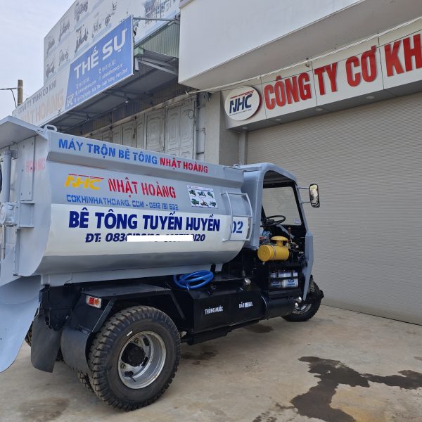 xe tron be tong 3 banh 3 khoi lai tiep tuc ve be tong tuyen huyen xe so 02 4