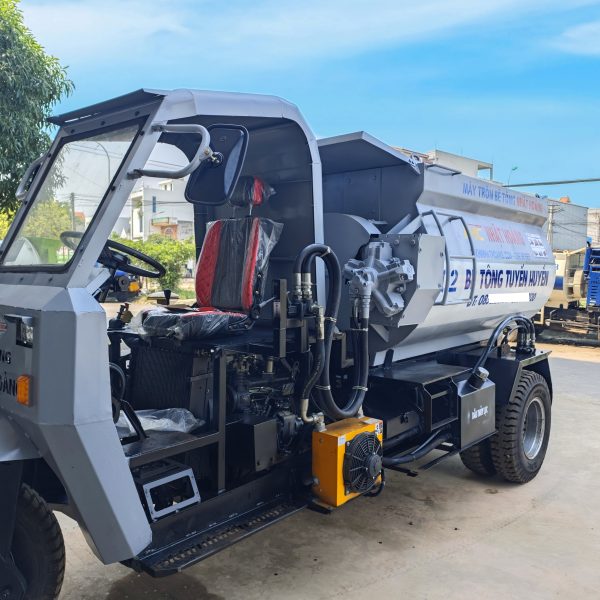 xe tron be tong 3 banh 3 khoi lai tiep tuc ve be tong tuyen huyen xe so 02 5